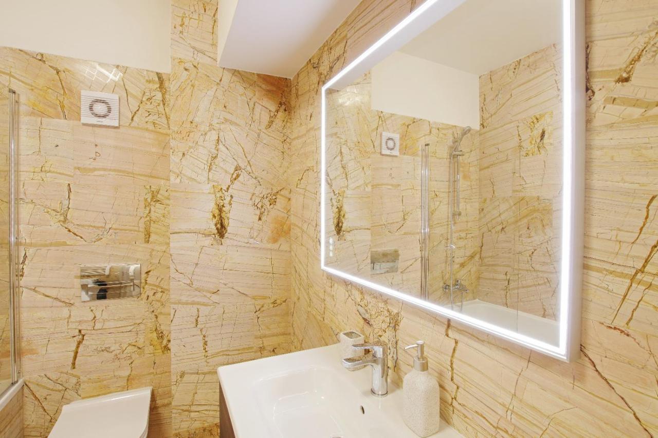 Himson-Beige Apartment Iasi Eksteriør billede