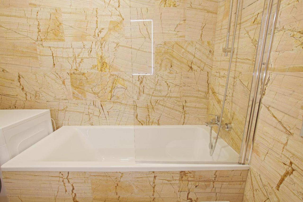 Himson-Beige Apartment Iasi Eksteriør billede